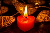 Découvrez le rituel d'amour puissant avec photo et miel, guidé par le voyant Dovi. Attirez l'amour véritable et renforcez vos relations grâce à des pratiques ancestrales et efficaces.